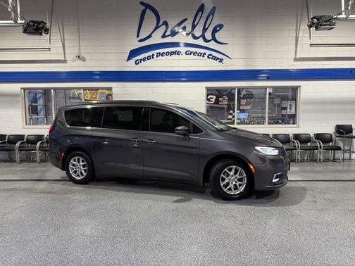 2021 Chrysler Pacifica Touring-L