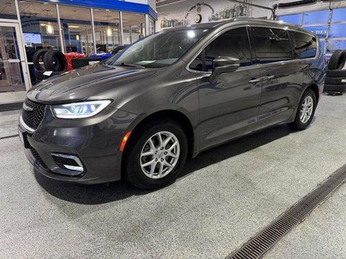 2021 Chrysler Pacifica Touring-L