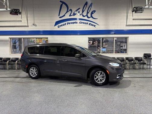 2021 Chrysler Pacifica Touring-L