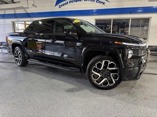 2024 Chevrolet Silverado EV RST