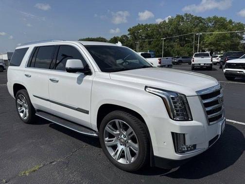 2017 Cadillac Escalade Luxury