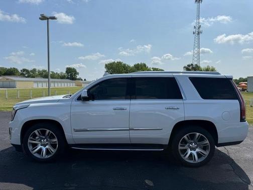 2017 Cadillac Escalade Luxury