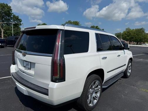 2017 Cadillac Escalade Luxury