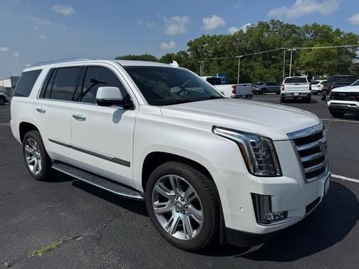 2017 Cadillac Escalade Luxury