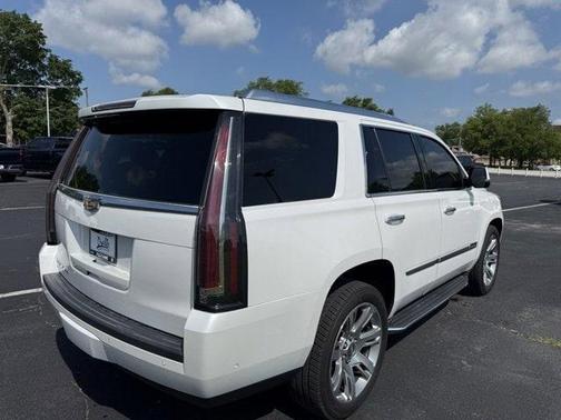 2017 Cadillac Escalade Luxury