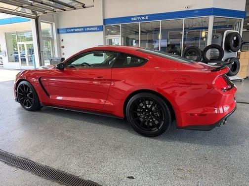 2016 Ford Shelby GT350 Base