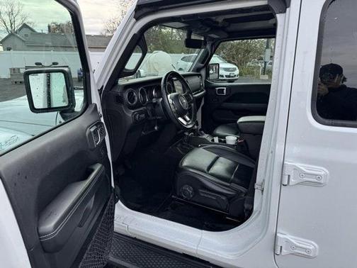 2020 Jeep Gladiator Overland