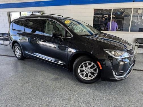 2020 Chrysler Pacifica Touring-L