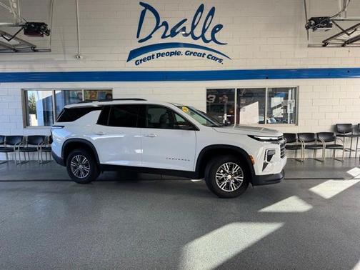 2025 Chevrolet Traverse LT