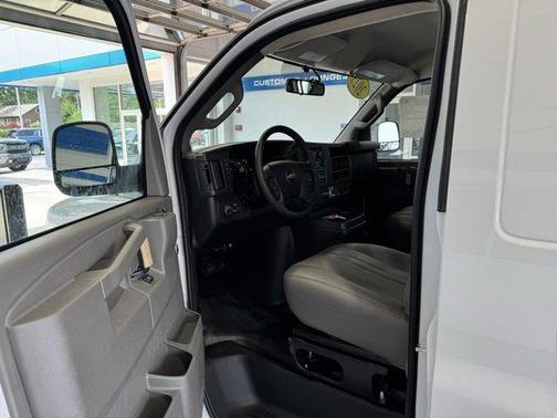2025 Chevrolet Express 2500 Work Van