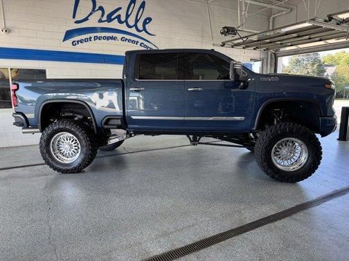 2025 Chevrolet Silverado 2500 High Country