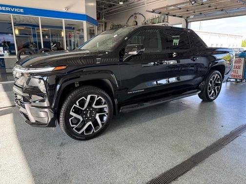 2024 Chevrolet Silverado EV RST