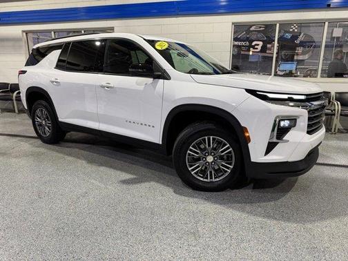 2025 Chevrolet Traverse LT