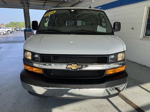 2024 Chevrolet Express 3500 LT