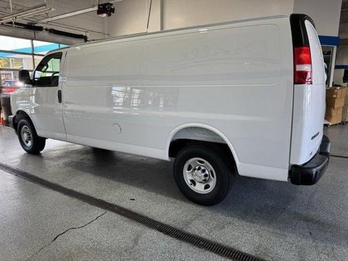 2025 Chevrolet Express 2500 Work Van