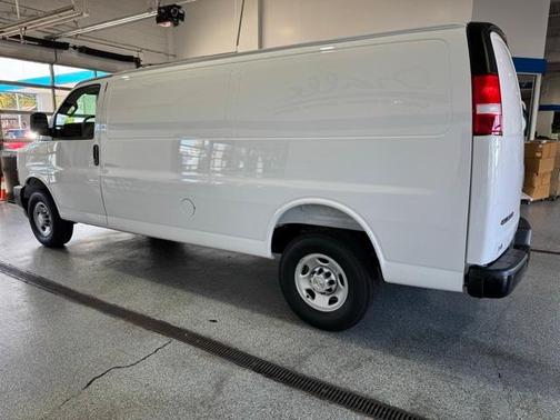 2025 Chevrolet Express 2500 Work Van