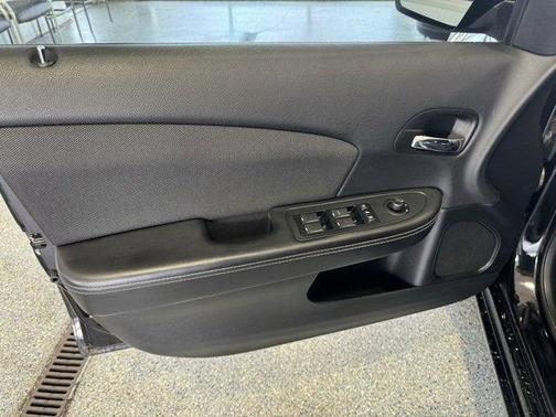 2012 Dodge Avenger SE