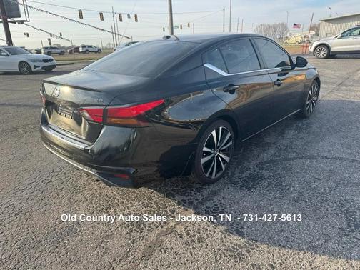 2022 Nissan Altima SR FWD