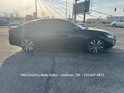 2022 Nissan Altima SR FWD