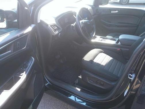 2023 Ford Edge SE