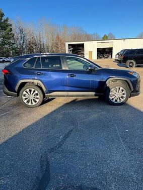 2020 Toyota RAV4 XLE Premium