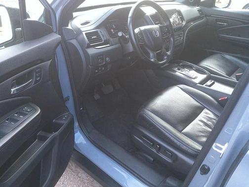 2022 Honda Pilot AWD Black Edition