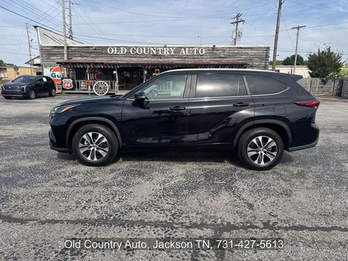 Midnight Black Metallic 2023 Toyota Highlander XLE