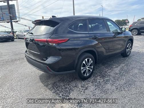Midnight Black Metallic 2023 Toyota Highlander XLE