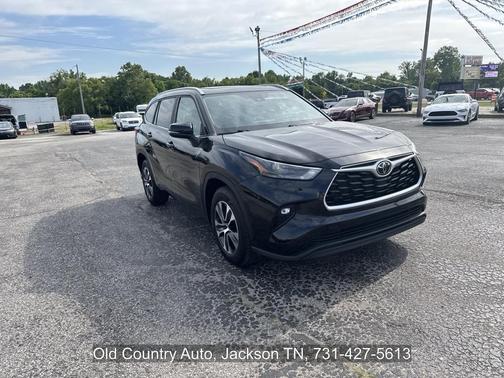 Midnight Black Metallic 2023 Toyota Highlander XLE