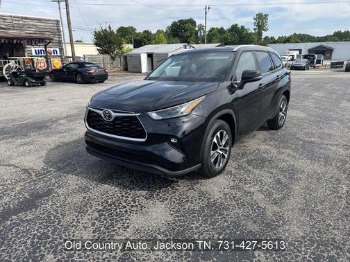 Midnight Black Metallic 2023 Toyota Highlander XLE