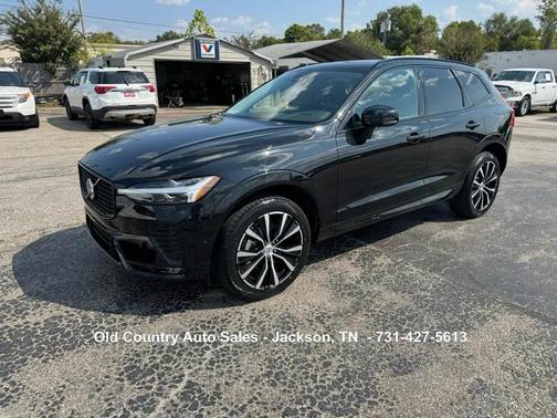 2024 Volvo XC60 B5 Plus Dark Theme
