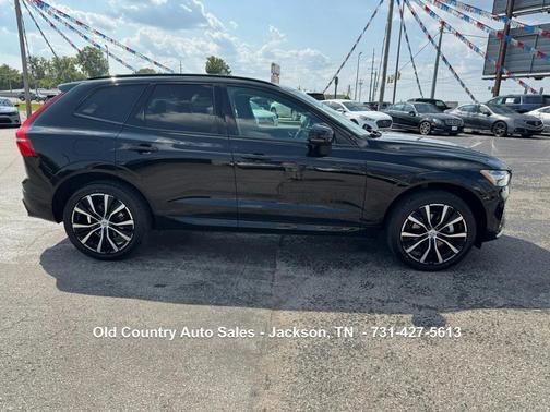 2024 Volvo XC60 B5 Plus Dark Theme