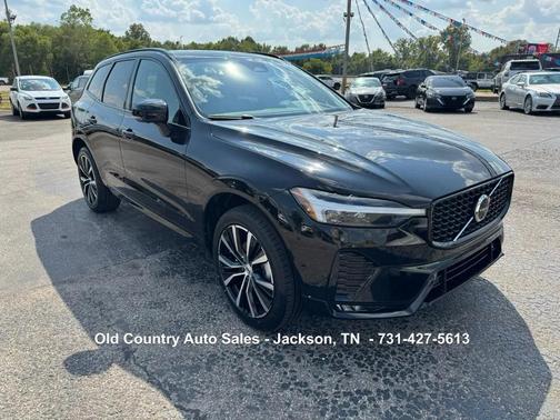 2024 Volvo XC60 B5 Plus Dark Theme