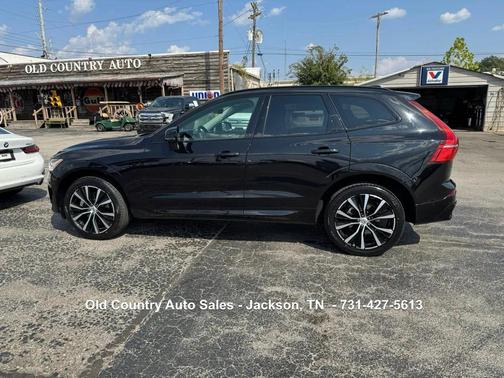 2024 Volvo XC60 B5 Plus Dark Theme