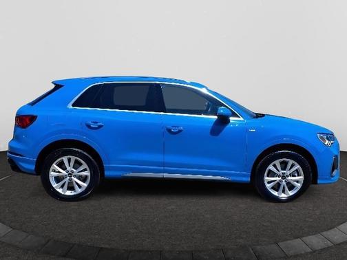 2023 Audi Q3 45 S line Premium