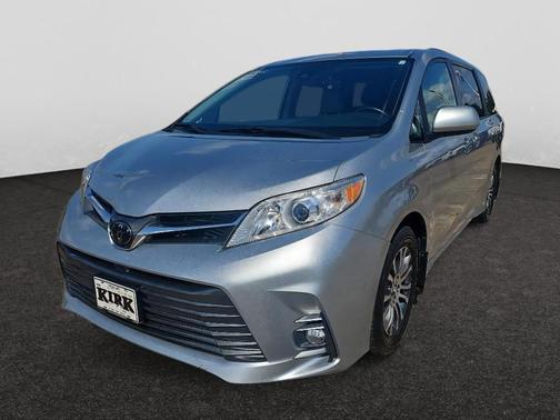 2020 Toyota Sienna XLE