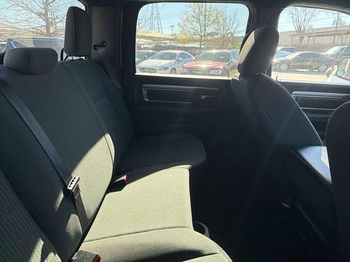 2024 RAM 1500 Classic Warlock Crew Cab 4x2 5'7' Box