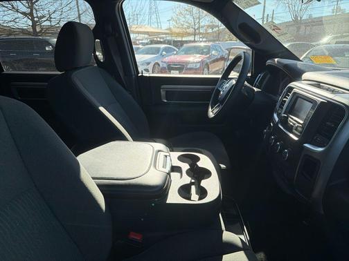 2024 RAM 1500 Classic Warlock Crew Cab 4x2 5'7' Box