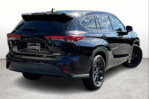 2022 Toyota Highlander L