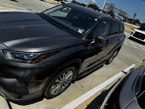 2022 Toyota Highlander Platinum