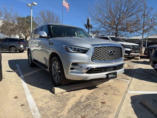 2023 INFINITI QX80 Luxe
