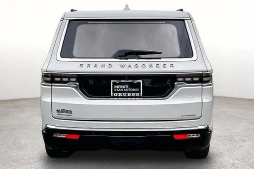 Luxury White Pearlcoat 2022 Jeep Grand Wagoneer Series III 4x4