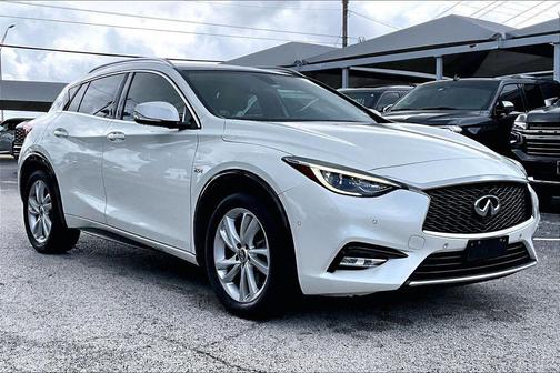 Majestic White 2018 INFINITI QX30 Premium