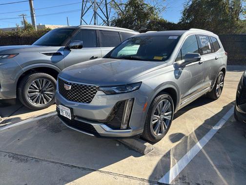 2025 Cadillac XT6 Premium Luxury FWD
