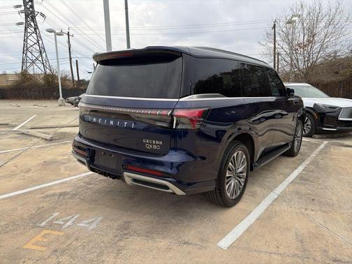 2025 INFINITI QX80 Luxe