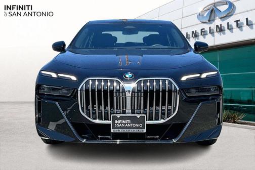 Black Sapphire Metallic 2024 BMW 740 740i