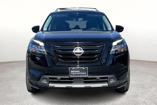 2023 Nissan Pathfinder SL FWD