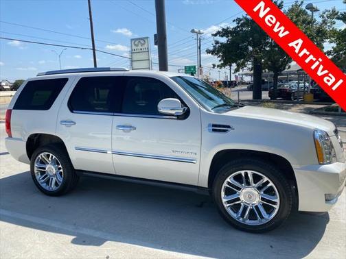 2014 Cadillac Escalade Platinum Edition