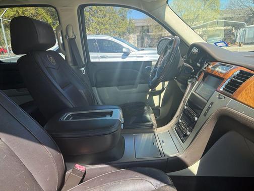 2014 Cadillac Escalade Platinum Edition