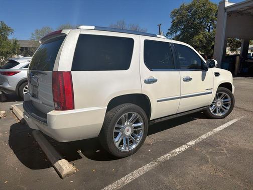 2014 Cadillac Escalade Platinum Edition